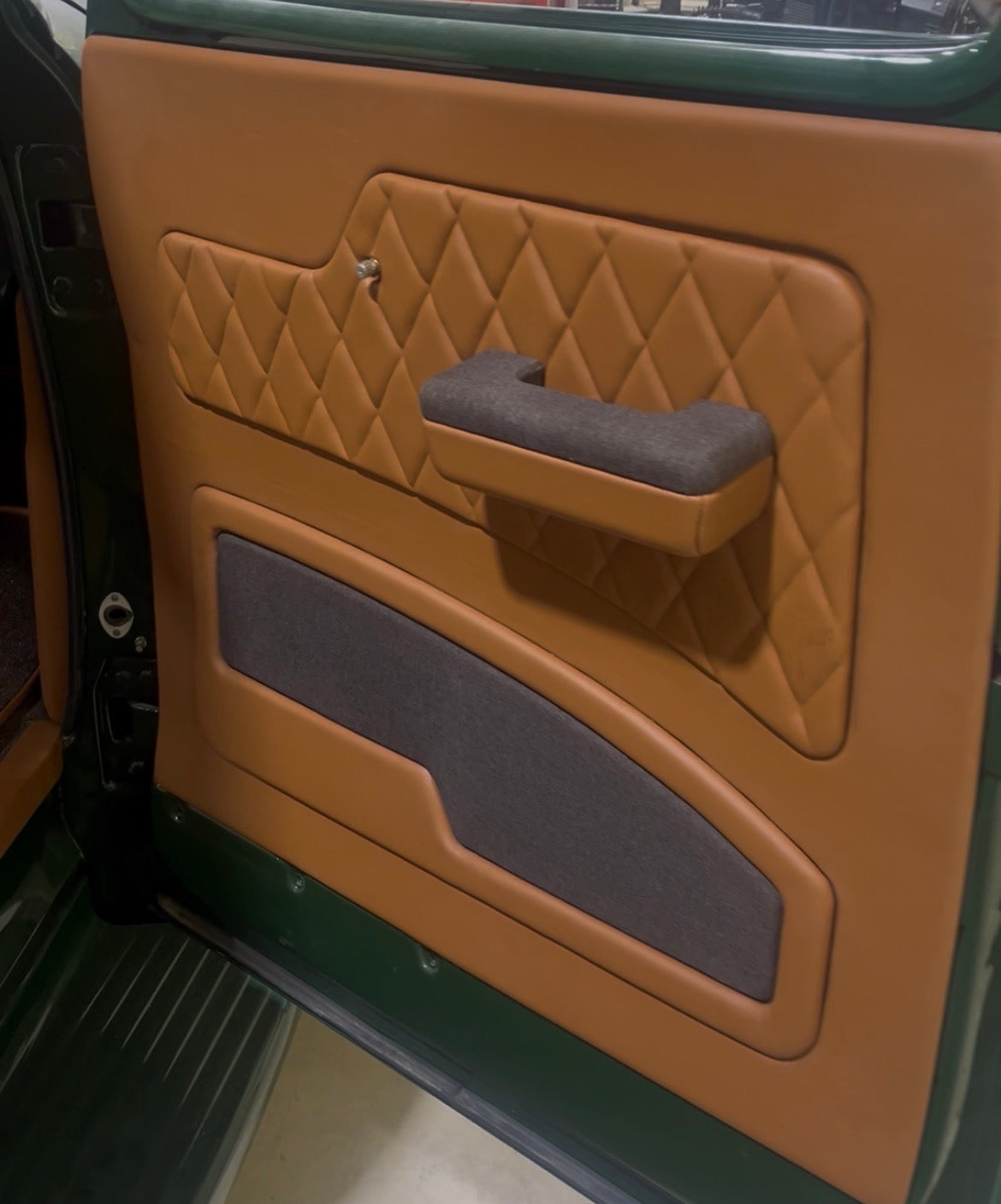 Magnetic Clamshell Armrests | Custom Truck, Hot Rod & Restomod Armrest Handles | 9 Inch